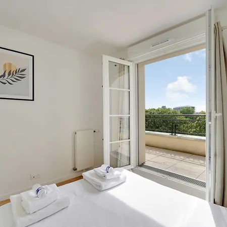 Superb 3br With Terraces - La Defense بيتّو
